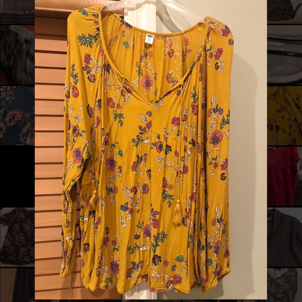 Yellow printed flows top
